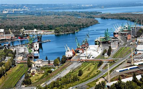 The port areas will be 12.5 meters deep. Puerto de Szczecin, Port Szczecin, Port morski Szczecin ...