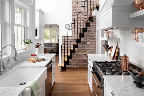 Small Kitchen Layouts Pictures Ideas And Tips From Hgtv Hgtv In 2020