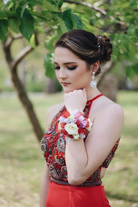 Instagram Makayla2watkins Single Prom Picture Hand