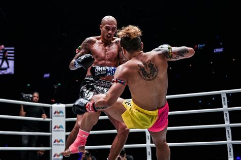 Samy Sana Upsets Yodsanklai In Kickboxing World Grand Prix War One Championship The Home Of