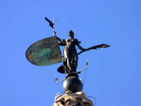 Cómo Subir A La Giralda El Monumento Más Famoso De Sevilla