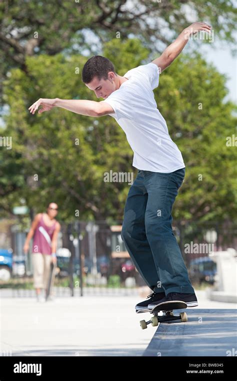 American Professional Skateboarder Hi Res Stock Photography And Images