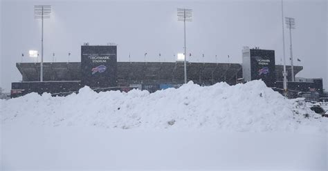 Bills Fans Brave Snowstorm To Prep For Playoff Showdown Vs Steelers