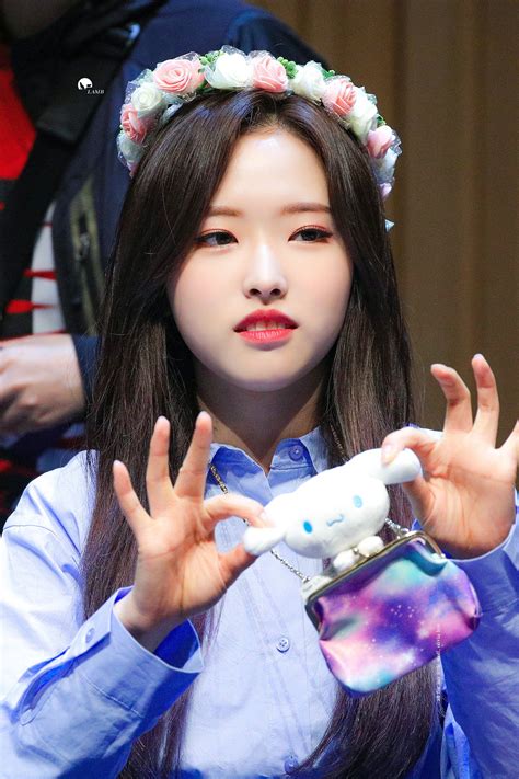 Olivia Hye LOONA 올리비아혜 이달의 소녀 Korean Babies Olivia Hye Around The Worlds Crown Jewelry