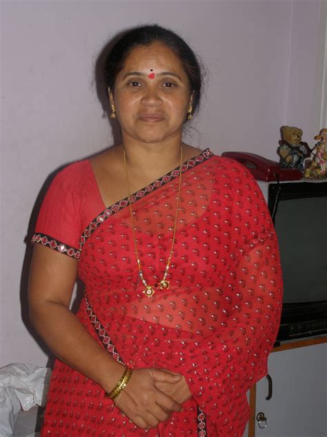 Aunty Saree Why Do Some Indian Women Wear Their Saree Below The Navel