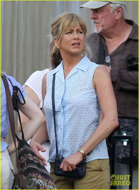 Jennifer Aniston Were The Millers Set With Emma Roberts Photo 2691124 Emma Roberts