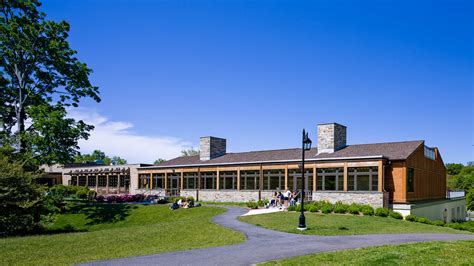 Greens farms academy is located on a beautiful campus surrounded by the long island sound. Greens Farms Academy