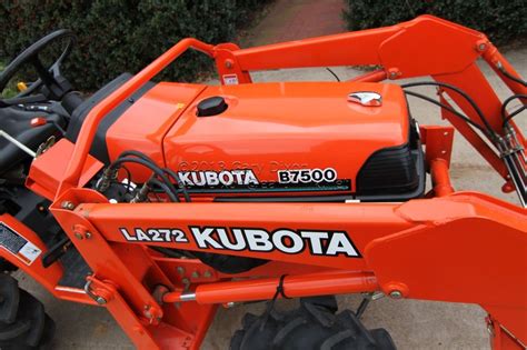 Kubota B7500 Tractor 4x4 Kubota L272 Loader Box And Angle Blade