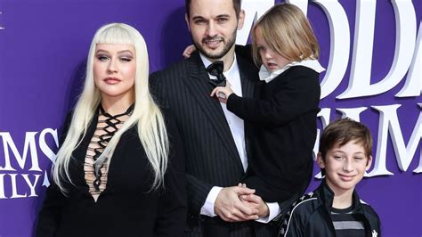 Christina Aguilera Bringt Ihre Familie Mit Auf Roten Teppich