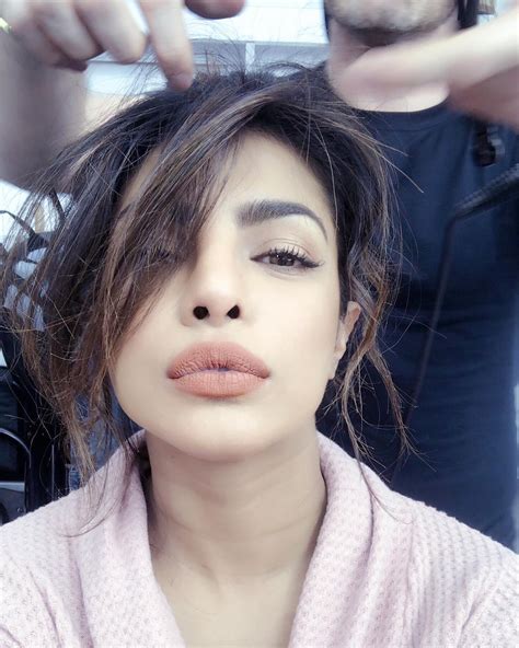 Priyanka Chopra Is On A Selfie Spree And Her Instagram Profile Is A Proof Bollywood Bubble