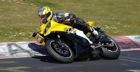 Hey ich benutze mein aktuelles motorrad um in die schule zu fahren aber auch um mit kollegen entspannt kurvenstrecken zu fahren. Supersportler Motorrad - die 9 besten im Vergleich ...