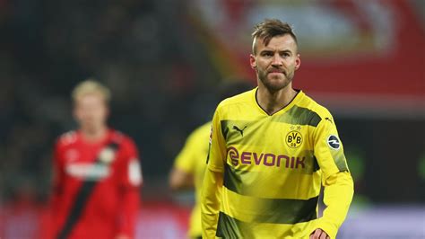 Cette compétition crée l'événement sur tout le continent et pour marquer le coup non stop people vous propose de découvrir les wags des joueurs et c'est à présent au tour de la femme du joueur ukrainien andriy yarmolenko, inna yarmolenko. West Ham sign Andriy Yarmolenko on four-year deal - Eurosport