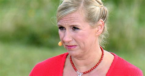 Does andrea kiewel have tattoos? „Fernsehgarten"-Moderatorin Andrea Kiewel: Sie verliert ...