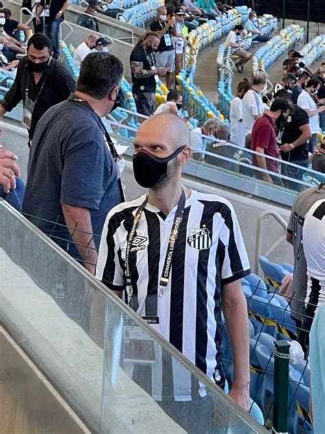 Bruno covas (psdb), prefeito de são paulo, marca presença no maracanã na torcida pelo santos covas foi um dos vários torcedores convidados que puderam marcar presença no maracanã. Tucanos hipócritas e o escárnio com o "pacato cidadão"