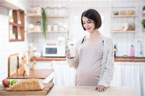 Proses sterilisasi susu menyebabkan beberapa vitamin. Manfaat Susu Beruang untuk Ibu Hamil, Amankah?