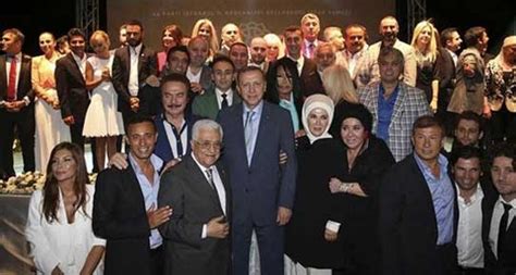 Başbakan recep tayyip erdoğan ve eşi emine erdoğan, ak parti i̇stanbul i̇l başkanlığı'nın. AK Parti'nin iftarına ünlüler akın etti - Türkiye ...