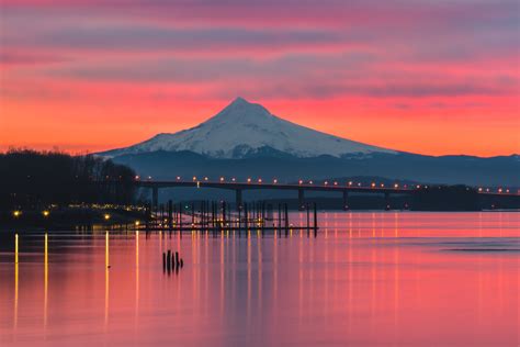 Vibrant Sunrise Over Mt Hood And The Columbia River Pure Vacations
