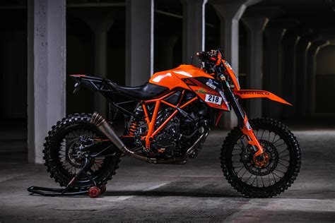 Parts and accessories for the ktm 950 super enduro! Devastating Power: KTM 1290 "Super Enduro R" - BikeBound