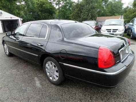See lincoln town car interior photos on msn autos. Buy used 2004 Lincoln Town Car Executive L,excellent ...