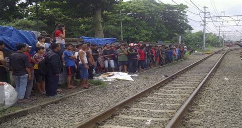 Seorang Pria Tewas Tertabrak Kereta Di Patal Senayan Okezone Megapolitan