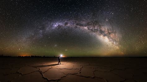 Long Exposure Shot That Shows The Milky Way Edges Pics