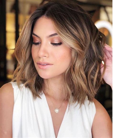 Hottest Medium Length Hairstyle With Layers Design To Look Stunning