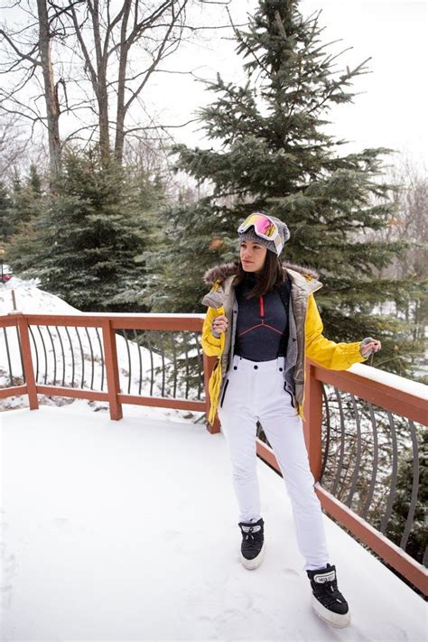 ski outfits that are actually cute skiing outfit snowboarding outfit womens ski outfits