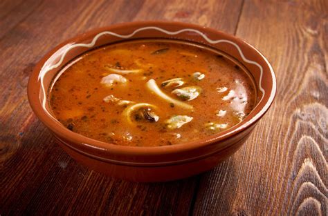 The clam chowder originated from the eastern united states. Traditional Soup Recipe: Manhattan Clam Chowder - 12 Tomatoes