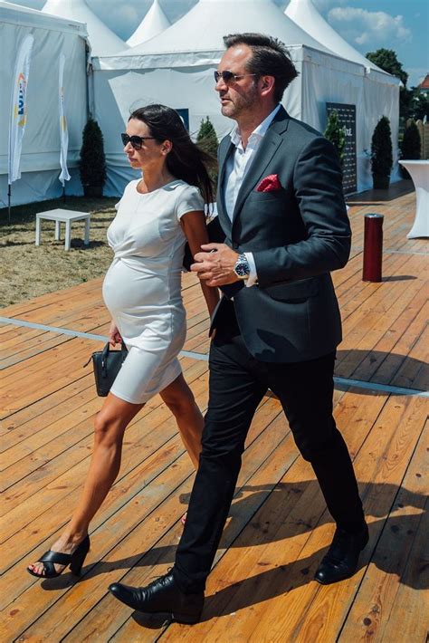 Marta kaczyńska na początku sierpnia urodziła trzecie dziecko. Marta Kaczyńska w zaawansowanej ciąży. Towarzyszył jej ...