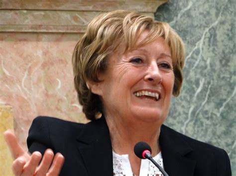 Sara simeoni, nata a rivoli veronese, oggi, a 66 anni, con il marito, già suo allenatore, erminio azzaro, 71. SARA SIMEONI qui nel suo COME ERA e COME E' oggi