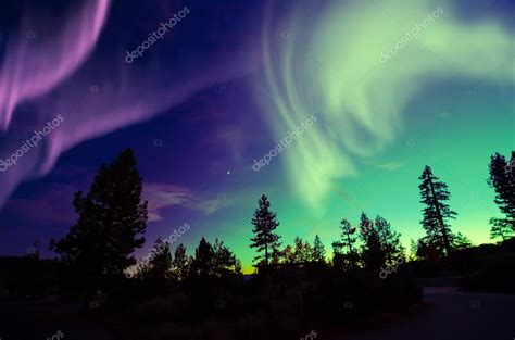 Northern Lights Aurora Borealis — Stock Photo © Surangastock 38384811