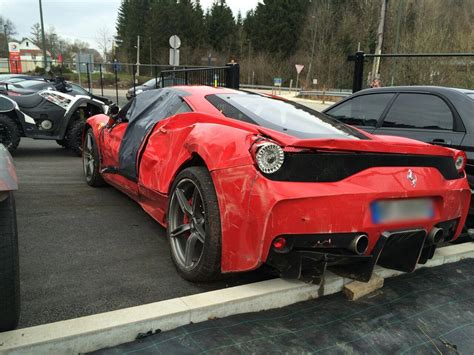 Ouch This Wrecked Ferrari 458 Speciale Looks Sad Autoevolution