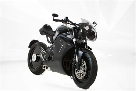The motorcycle company from hinckley, england, sees the street as being born, in concept '…the street triple is the one who broke into the classroom, stole the test answers out of the teacher's desk. "Tripla 0.0" Triumph Street Triple - BikeBound