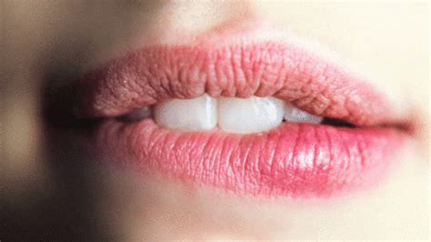 Lips Are Movin S Find And Share On Giphy