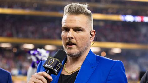 Pat Mcafee Files For Dismissal Of Brett Favre S Lawsuit Yardbarker