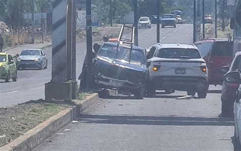 Chocan Dos Camionetas En Salida Quiroga El Sol De Morelia Noticias