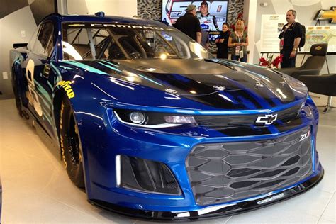 The Chevrolet Camaro Zl1 Makes Its Racing Debut At The 2018 Daytona 500