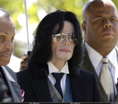 Trial Photos June 2005 June 1 2005 Michael Jackson Photo