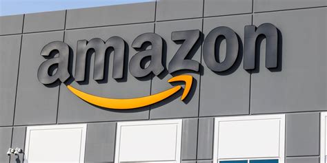 Stock market debut on wednesday march 31, 2021. Amazon verkleint belang in Deliveroo bij IPO - media