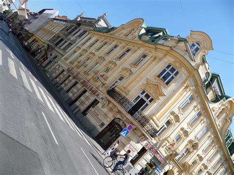 Ainsi, vous pouvez profiter de la campagne. Graz, La Styrie (Autriche) (l'art des Façades de Graz), Ma ...