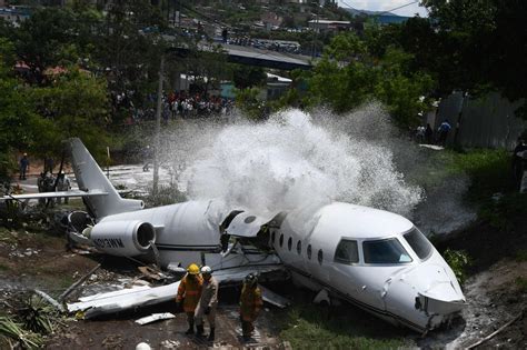 Honduras Plane Crash Passengers And Crew Pulled Out Alive After