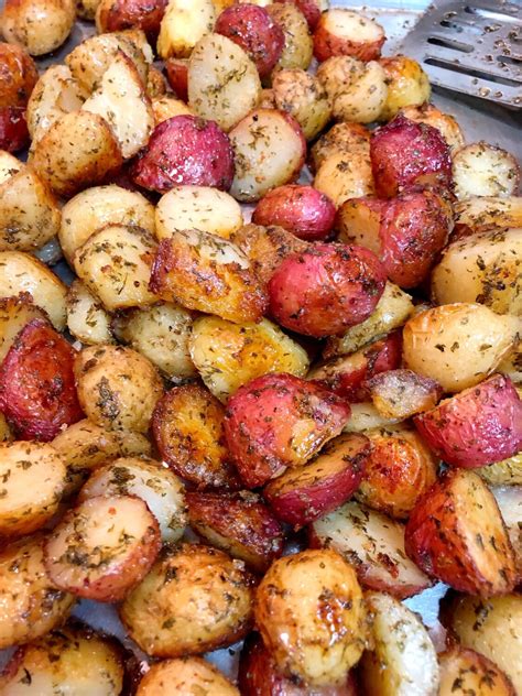 Easy Roasted Potatoes Recipe Easy Roasted Potatoes Small Potatoes