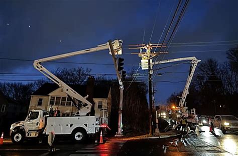 New Storm Approaches Ct Eversource Preparing For More Power Outages