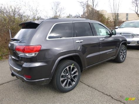 2017 Granite Crystal Metallic Jeep Grand Cherokee Overland 4x4