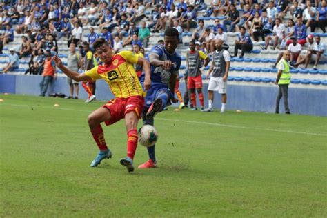 En marathon sports ecuador ofrecemos la camiseta de emelec. Los semilleros de Emelec ya dan frutos