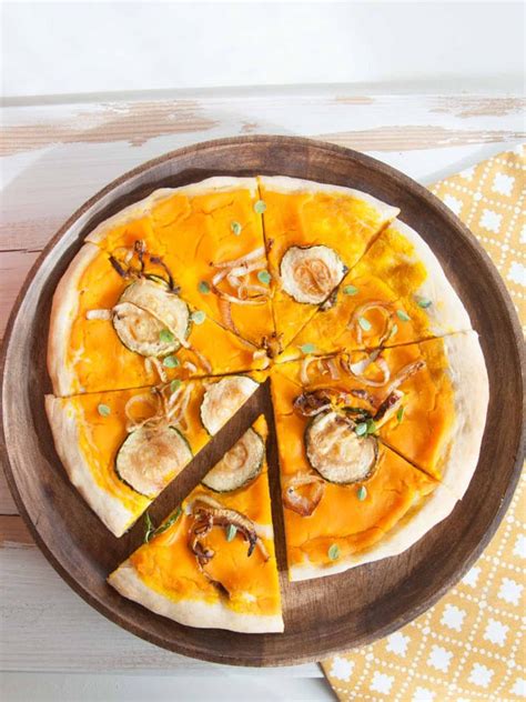 Vegan Pumpkin Pizza Recipe With Zucchini Elephantastic Vegan