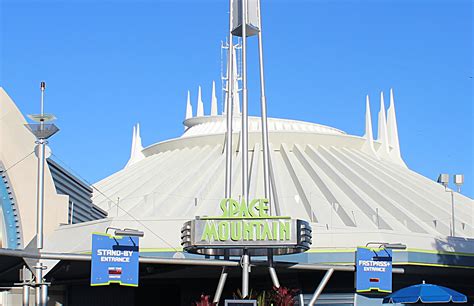 Space Mountain Entrance