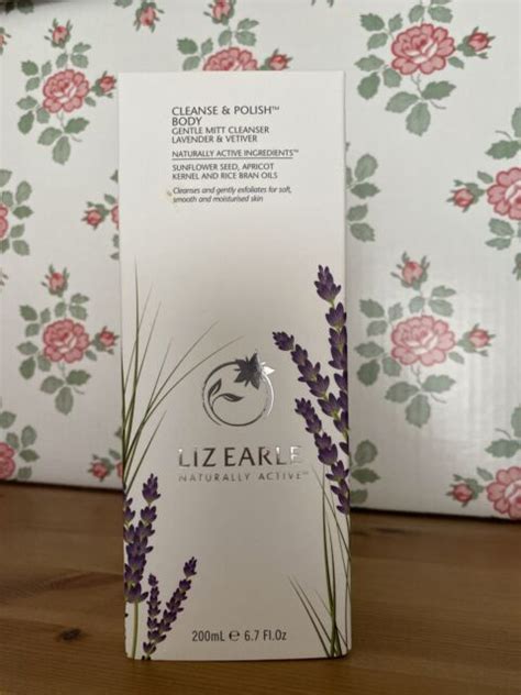 Liz Earle Cleanse And Polish Body Gentle Mitt Cleanser Lavender