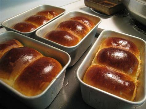 I've drooled over the pictures of a ton of my favorite bloggers and finally i made it and enjoyed it at home. iBrot #2: Hokkaido Milk Toast (北海道ミルクパン) with tangzhong ...