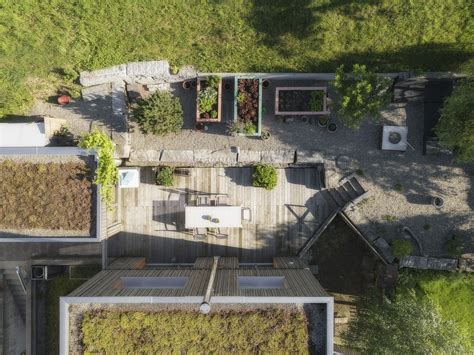 Ein stimmig gestalteter außenbereich bietet die perfekte grundlage für gemütliche stunden im grünen. Holz im Garten / Roste | Schmidlin Steinen